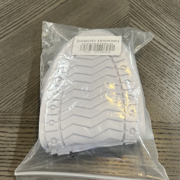 Rain shoe covers, reusable- for men and women - Picture 5 of 6